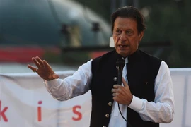 Cựu Thủ tướng Pakistan Imran Khan tại một sự kiện ở Lahore. (Ảnh: AFP/TTXVN)