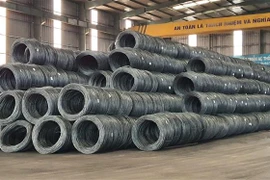 Sản phẩm thép xây dựng của Công ty Cổ phần thép Việt Đức mới xuất xưởng. (Ảnh: Nguyễn Trọng Lịch/TTXVN)