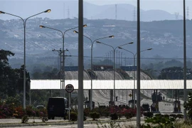 Toàn cảnh cây cầu Tienditas ở Urena, bang Tachira, Venezuela, giáp giới với Colombia. (Ảnh: AFP/TTXVN)