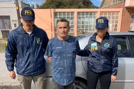 Carmine Alfonso Maiorano bị bắt giữ. (Nguồn: Reuters)