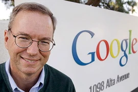 Chủ tịch Google: Hết thời các chính phủ theo dõi