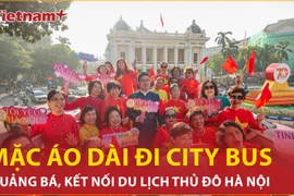 700 hành khách mặc áo dài đi xe bus 2 tầng quảng bá du lịch Thủ đô