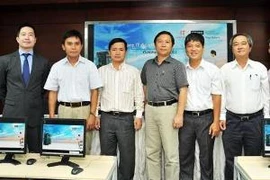 Ký kết hợp tác giữa VMware và 5 trường đại học tại Việt Nam. (Ảnh: CTV/Vietnam+)