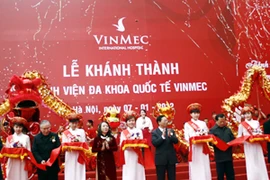 Lễ cắt băng khánh thành VINMEC. (Ảnh: P.Chi/Vietn+)