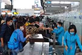 Hành khách đi tàu bay sụt giảm nghiêm trọng trong năm nay do ảnh hưởng của dịch COVID-19. (Ảnh: CTV/Vietnam+)