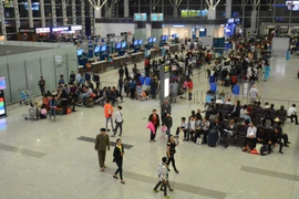 Các doanh nghiệp vận tải giao thông đang điêu đứng trước dịch COVID-19. (Ảnh: TTXVN)