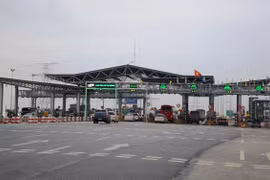 Hàng loạt các dự án BOT có doanh thu thực tế thấp hơn so với phương án tài chính trong khi không được tăng phí theo lộ trình hợp đồng đã ký kết khiến nhà đầu tư gặp khó khăn. (Ảnh: Việt Hùng/Vietnam+)