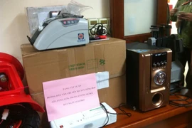 Để che mắt cảnh sát, các đối tượng đã giấu ma túy bên trong manơcanh, loa đài, đồ chơi trẻ em (Ảnh: PV/Vietnam+) 