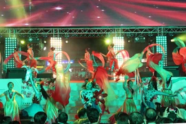 Sắc màu Trung thu tràn ngập khu phố người Hoa ở Singapore