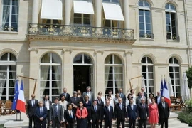 Các thành viên trong Chính phủ Pháp lên đường đi nghỉ Hè 