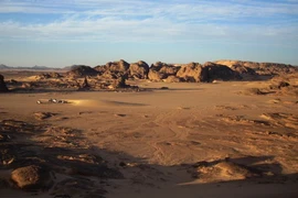 Máy bay vận tải của Ukraine rơi xuống vùng sa mạc ở Algeria