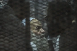 Một thành viên thuộc MB tại phiên tòa ở thủ đô Cairo ngày 3/8. (Nguồn: AFP/TTXVN)