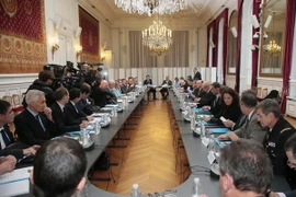 Cuộc họp Ủy ban an ninh giao thông quốc gia Pháp tại Paris ngày 19/10. (Nguồn: AFP/TTXVN)