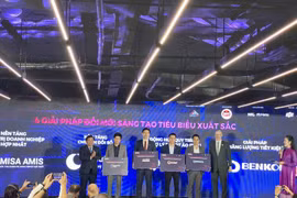VNPT HKD và OneSME được vinh danh tại Lễ công bố giải pháp đổi mới sáng tạo Việt Nam 2023. (Ảnh: PV/Vietnam+)
