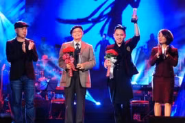 Lễ vinh danh "Bài hát yêu thích 2012" được cho là bị "tì vết" bởi những "lùm xùm" không đáng có. (Ảnh: BTC)