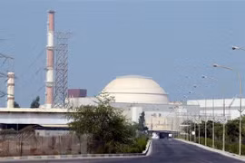 Quang cảnh bên ngoài cơ sở hạt nhân Bushehr ở Iran. (Ảnh: AFP/TTXVN)