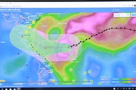 Sơ đồ đường đi của bão số 6 qua hình ảnh vệ tinh. (Ảnh: Vũ Sinh/TTXVN)