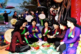 Dân ca Quan họ Bắc Ninh - loại hình nghệ thuật được coi là cốt lõi của văn hóa xứ Kinh Bắc ngàn năm văn hiến đã được UNESCO ghi danh là Di sản văn hóa phi vật thể đại diện của nhân loại. (Ảnh: TTXVN)