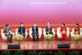Đại biểu trao đổi, thảo luận bàn tròn và phát biểu ý kiến của một số đại biểu tại Phiên toàn thể. (Ảnh: Doãn Tấn/TTXVN)