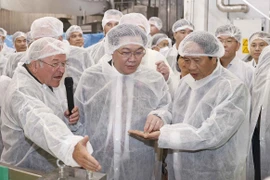 Chủ tịch Quốc hội thăm Nhà máy chế biến của Công ty Mirelite Mirsa