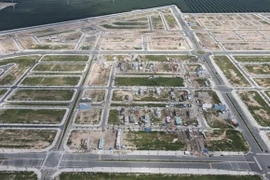 Những ngôi nhà đã và đang được xây dựng tại Khu tái định cư Lộc An-Bình Sơn, phục vụ dự án sân bay Long Thành. (Ảnh: Công Phong/TTXVN) 