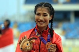 Vận động viên Khuất Phương Anh (Việt Nam) - Huy chương vàng nội dung chạy 800m nữ. (Ảnh: Huy Hùng/TTXVN)