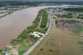Tuyến đường Hộ Phòng-Gành Hào nhìn từ trên cao. (Ảnh: Chanh Đa/TTXVN)