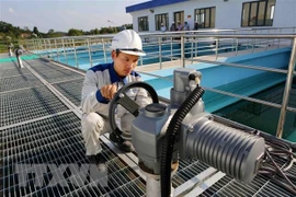 Vận hành trạm bơm nước. (Ảnh minh họa: Thành Đạt/TTXVN)