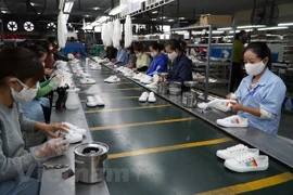 Dây chuyền sản xuất da giày xuất khẩu. (Ảnh: Đức Duy/Vietnam+)