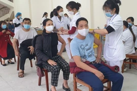 Các huyện, thị xã, thành phố trên địa bàn tỉnh Yên Bái đẩy nhanh tiến độ chiến dịch tiêm chủng mùa Xuân theo chỉ đạo của Thủ tướng Chính phủ. (Ảnh: Tiến Khánh/TTXVN) 