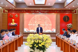 Sáng 13/3, Thủ tướng Phạm Minh Chính chủ trì làm việc với lãnh đạo chủ chốt tỉnh Khánh Hòa về tình hình phát triển kinh tế-xã hội, quốc phòng, an ninh. (Ảnh: Dương Giang/TTXVN) 