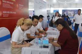 Giao dịch việc làm. (Ảnh: Thanh Vũ/TTXVN)