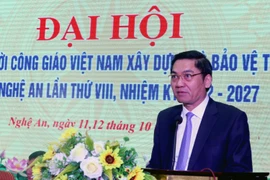 Ông Hoàng Nghĩa Hiếu, Phó Bí thư Tỉnh ủy, Phó Chủ tịch Ủy ban Nhân dân tỉnh Nghệ An, phát biểu tại Đại hội đại biểu người Công giáo Việt Nam xây dựng và bảo vệ Tổ quốc tỉnh Nghệ An lần thứ VIII. (Ảnh: Văn Tý/TTXVN)