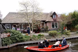 Làng Giethoorn đẹp như tranh vẽ. (Ảnh: Hương Giang/TTXVN) 