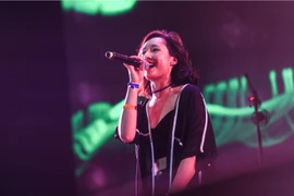 [Photo] Anna Trương thổi "làn gió mới" LANDS đến Monsoon 2016 