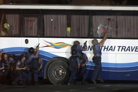 Cảnh sát Philippines tiến hành giải cứu con tin. (Nguồn: AP)