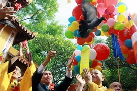 Hình ảnh chào mừng Đại lễ Phật đản, Phật lịch 2557