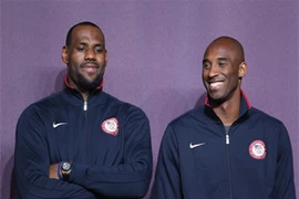 Hai ngôi sao của đội tuyển bóng rổ Mỹ LeBron James (trái) và Kobe Bryant. (Nguồn: Getty)