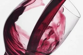 Thử rượu vang chất lượng cao của 9 công ty Pháp