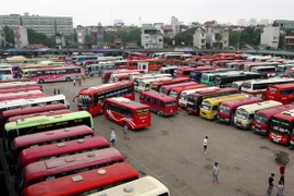 [Video] Tình trạng "xe dù", "bến cóc" vẫn ngày càng phức tạp