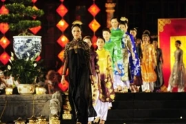 [Video] Lộng lẫy Đêm Phương Đông tại Festival Huế 2014