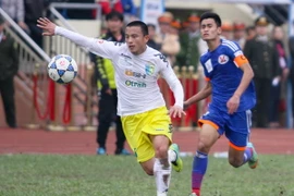 Chùm ảnh Than Quảng Ninh thua bạc nhược trước Hà Nội T&T 