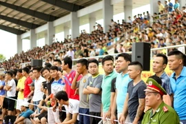 Bóng đá "phủi" và "những người tình "không bao giờ bội bạc"