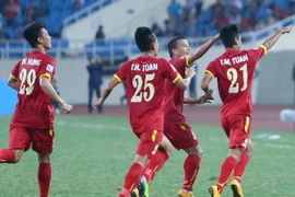 [Photo] Công Vinh đã giúp Việt Nam vượt qua Lào như thế nào