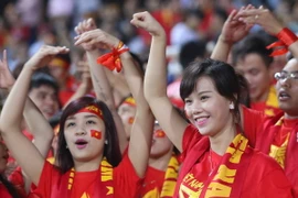 [Photo] Mỹ Đình "nổ tung" ngày tuyển Việt Nam đè bẹp Philippines