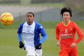 Chùm ảnh U19 Việt Nam trước “hàng xịn” Birmingham 