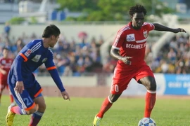 Đè bẹp Hoàng Anh Gia Lai, Bình Dương giành lại ngôi đầu bảng