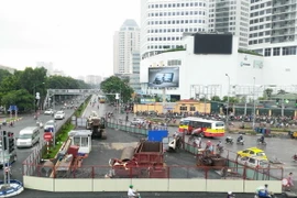 [Photo] Ngày đầu cấm ôtô trên tuyến đường Cầu Giấy - Xuân Thủy