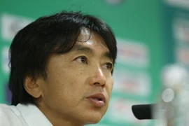 HLV Miura: Chỉ Công Vinh biết cách khai thác hàng thủ tuyển Lào