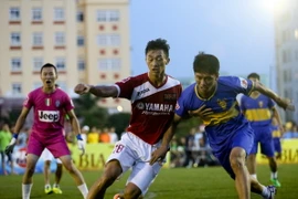 Đội của Quốc Vượng đè bẹp đương kim vô địch giải ‘phủi’